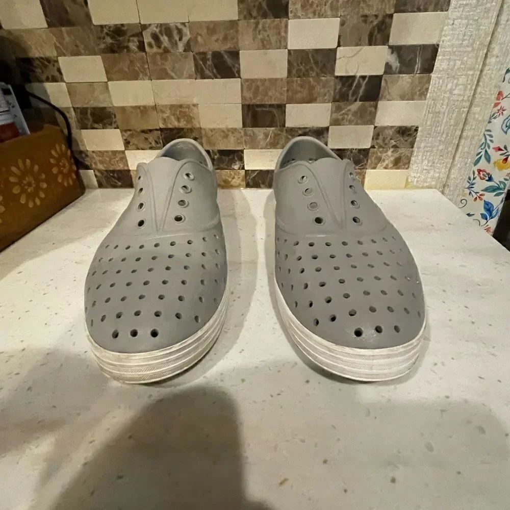 Native Slip ons  - Picture 2 of 5